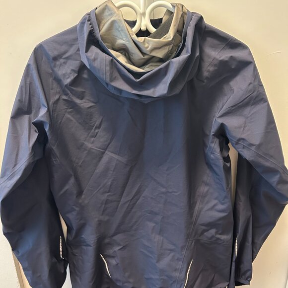 Arc'teryx Women's Norvan Jacket - Picture 2 of 2